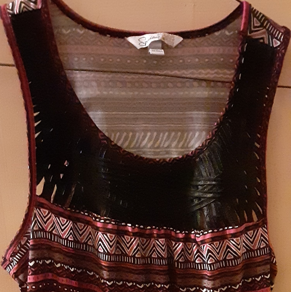 Sleeveless nylon blouse